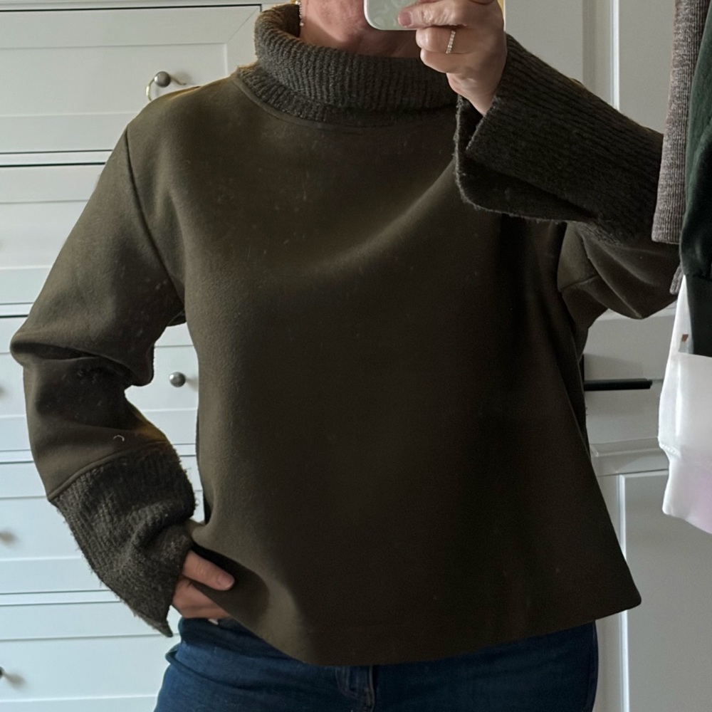 Banana Republic factory Olive Green boxy turtleneck sweater with Knit Cuffs